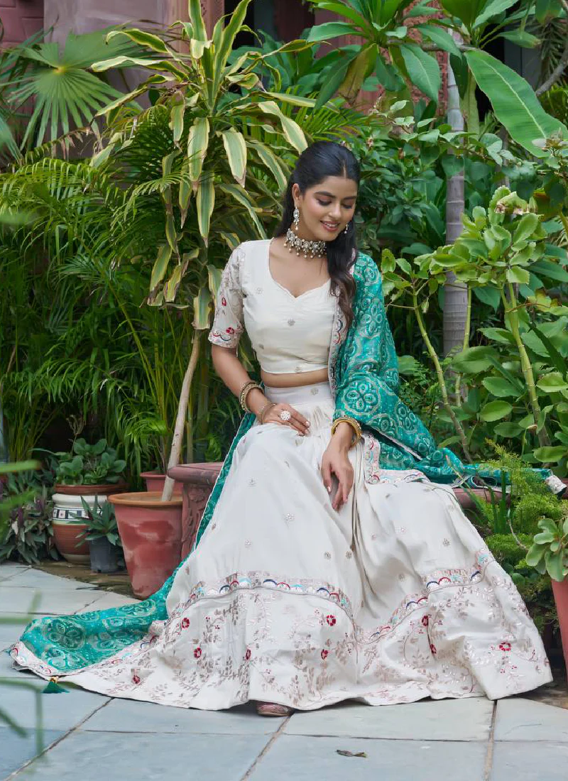 Embroidered Tissue Silk Off White Lehenga Choli With Green Dupatta - Image 3