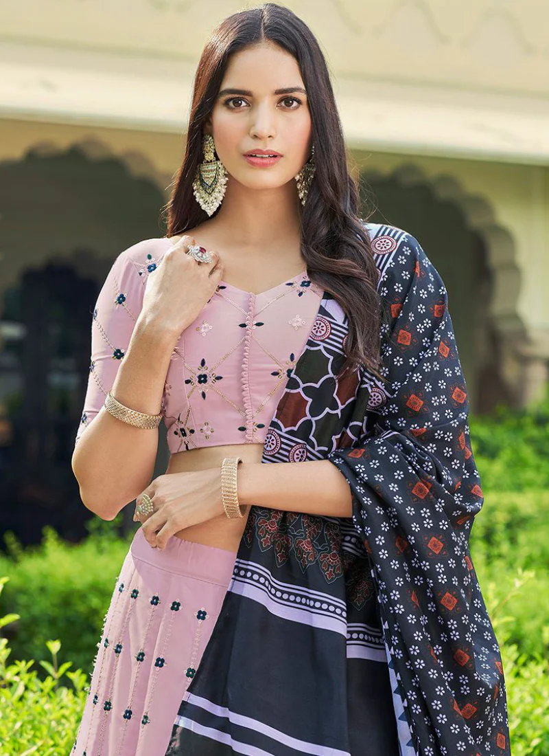 Enthralling Dusty Pink Georgette Thread Embroidered Lehenga - Image 3
