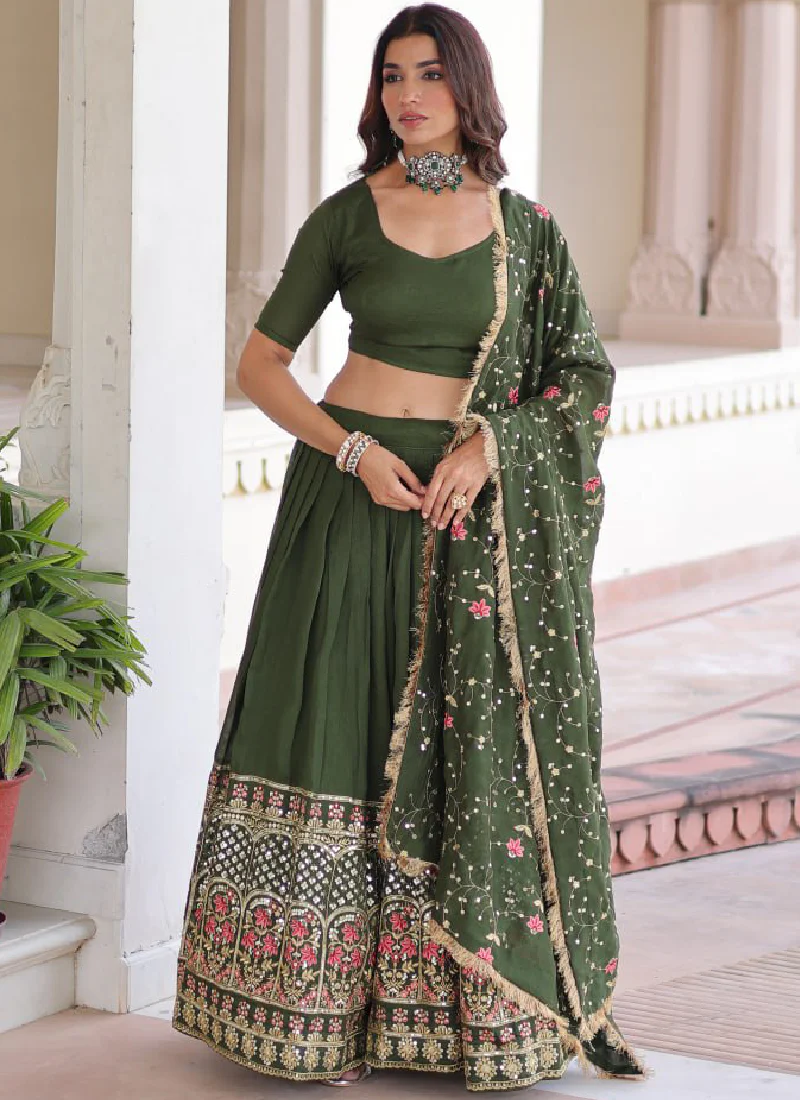 Vichitra Silk Sequence Work Green Lehenga Choli For Mehendi Function - Image 4